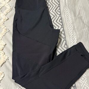 Zyia Black Capri Leggings